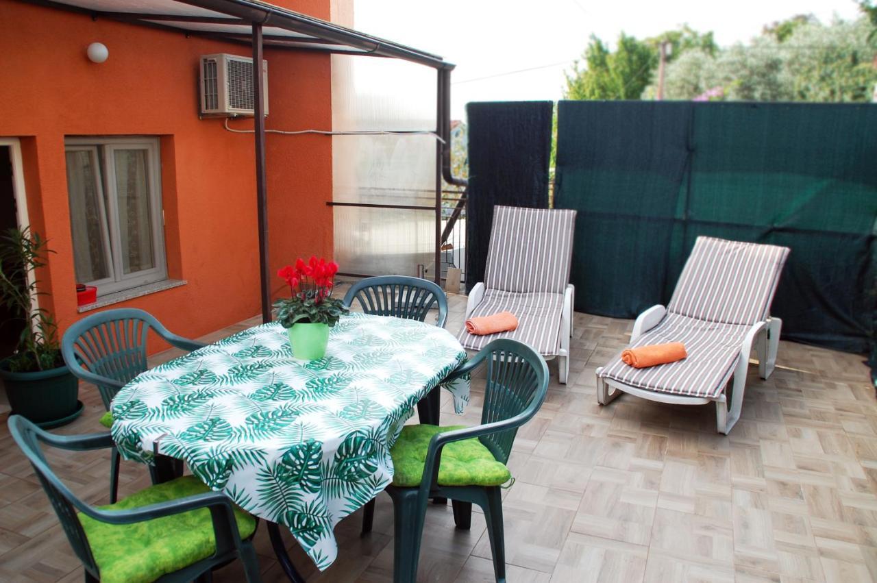 Apartments Skorup Icici Exterior photo